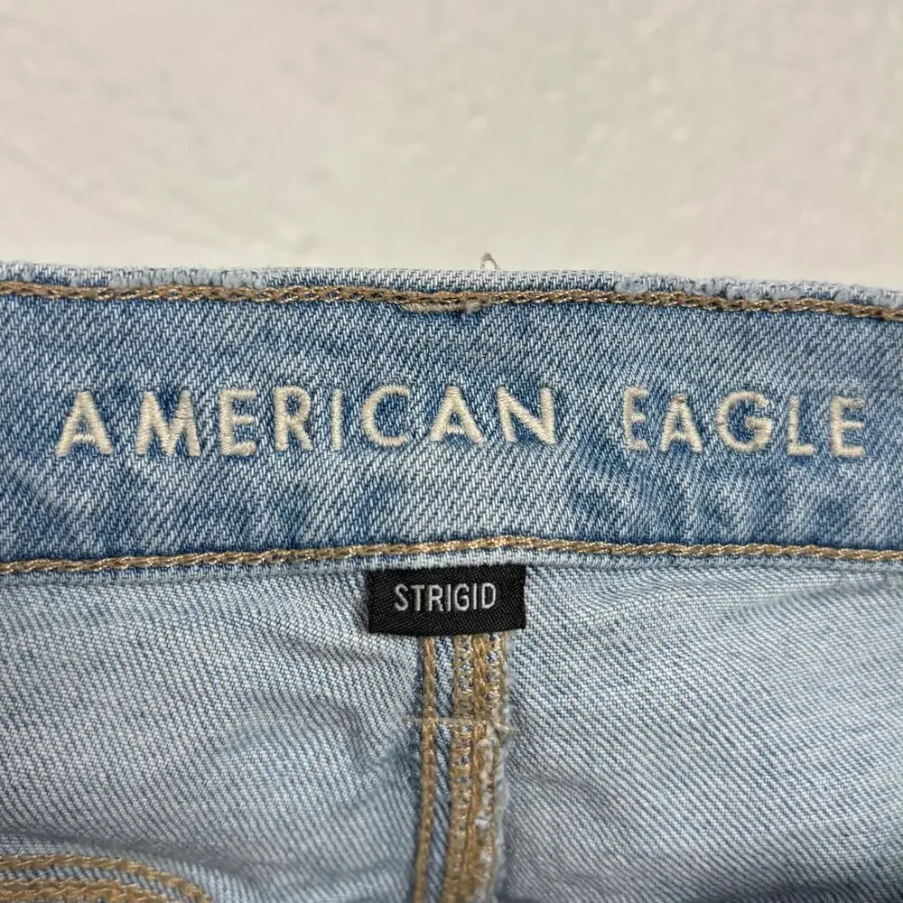 American Eagle Strigid Highest Rise 90s Boyfriend Short Light Wash Size 18